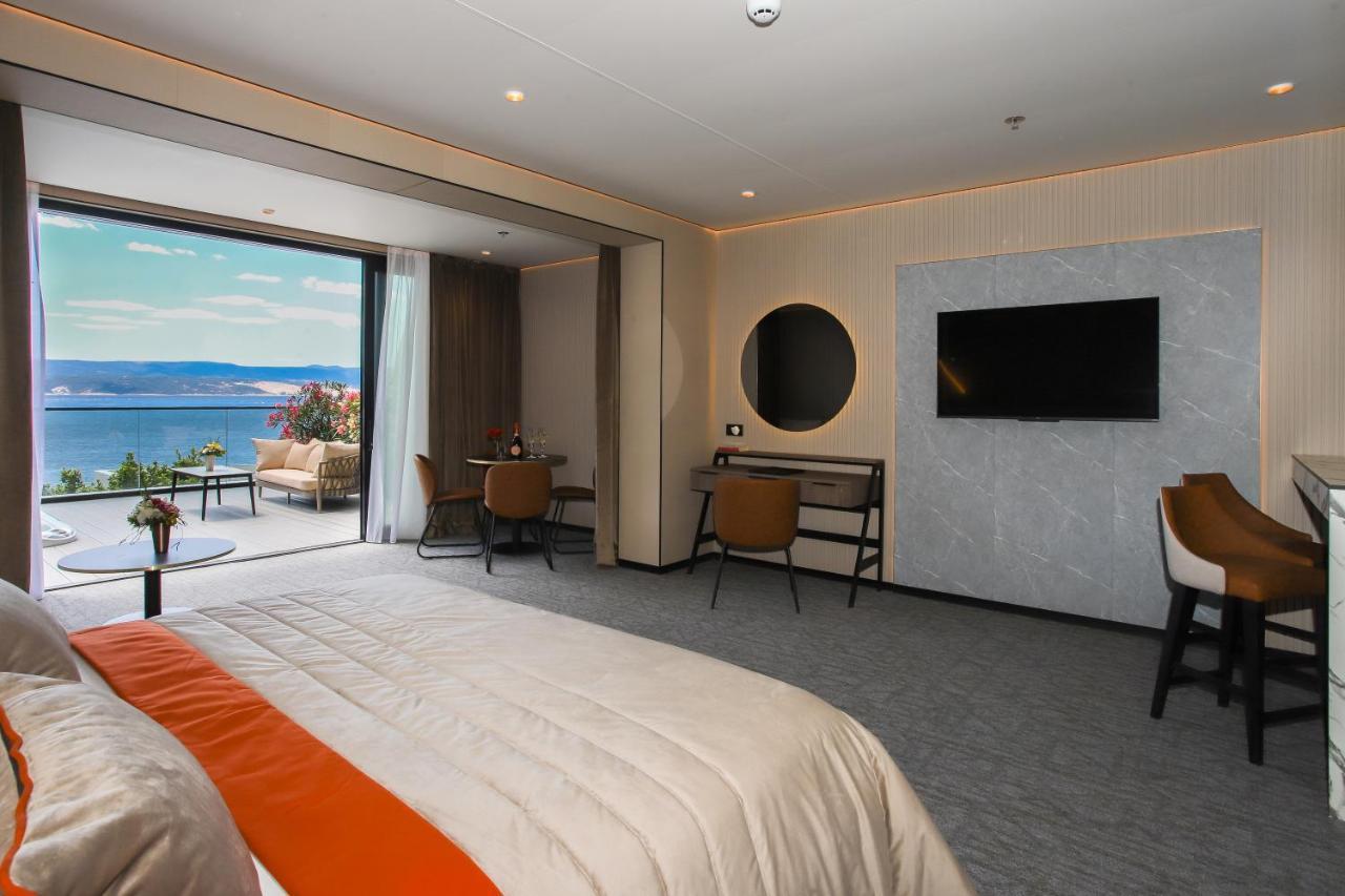 Hotel Medistone Оміш Екстер'єр фото