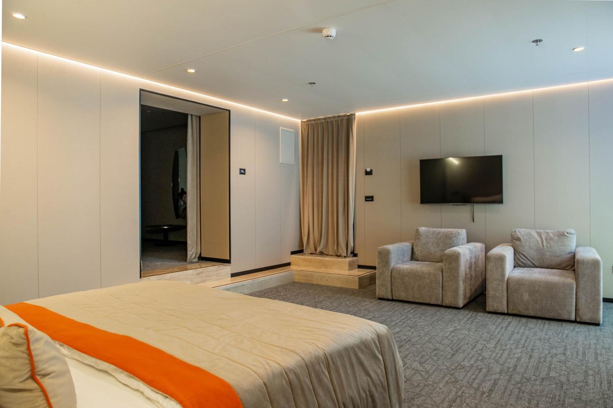 Hotel Medistone Оміш Екстер'єр фото