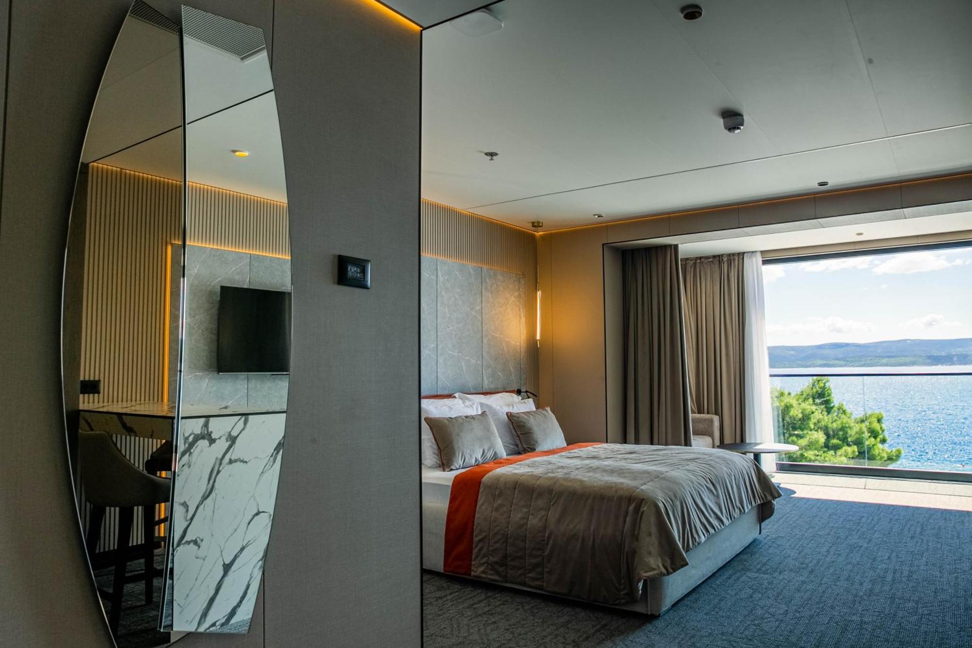 Hotel Medistone Оміш Екстер'єр фото