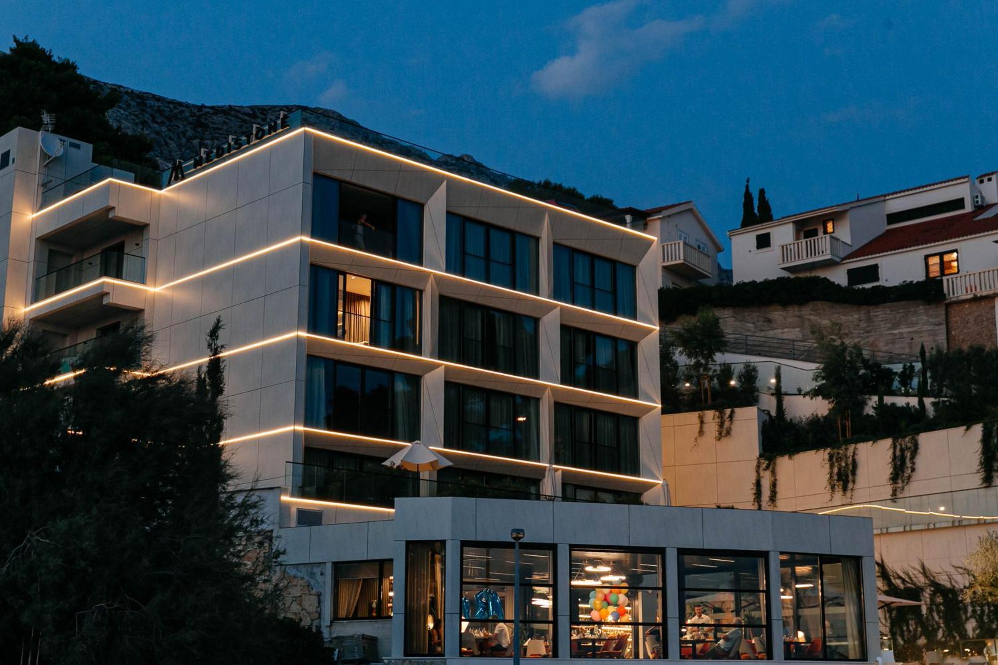 Hotel Medistone Оміш Екстер'єр фото