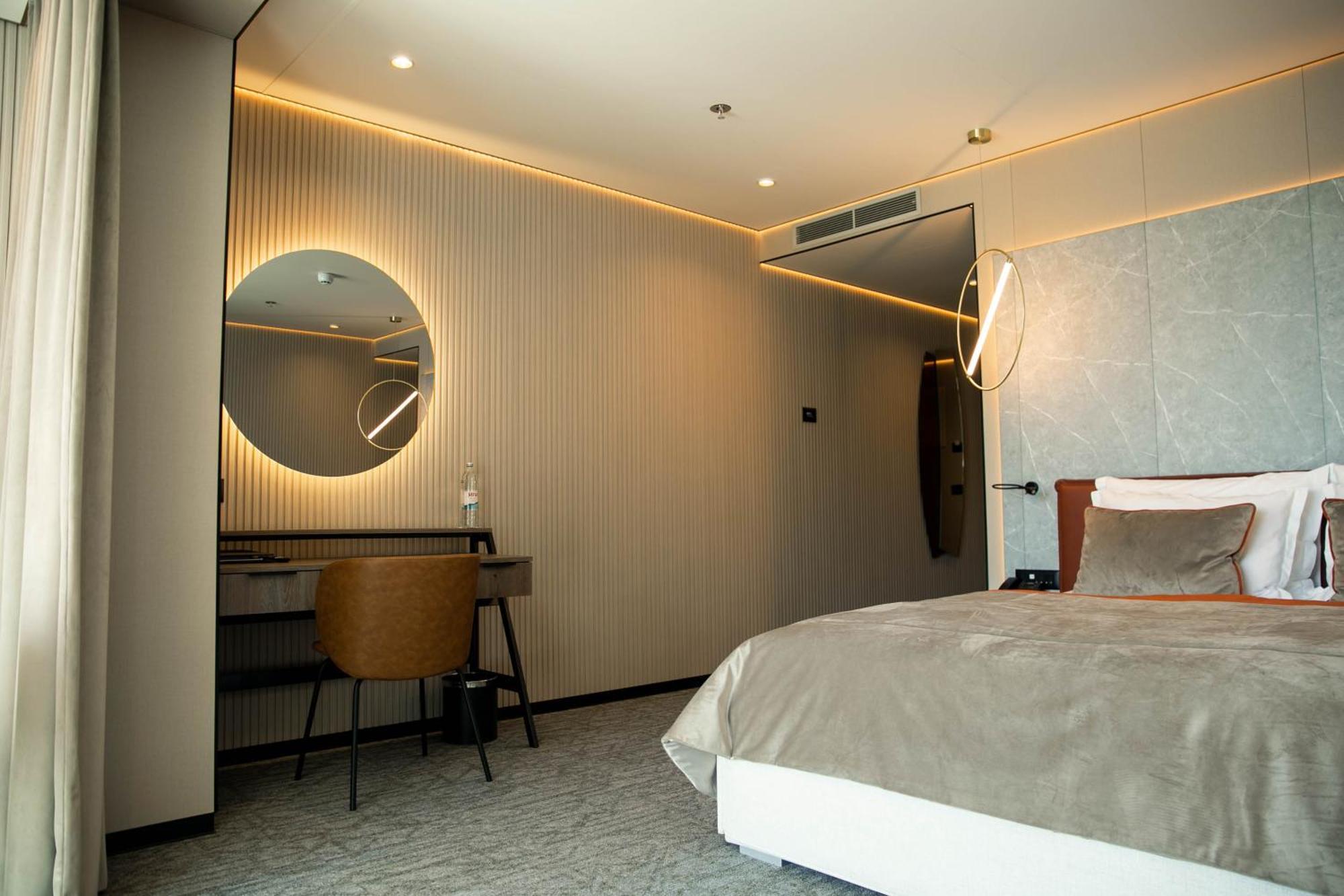 Hotel Medistone Оміш Екстер'єр фото
