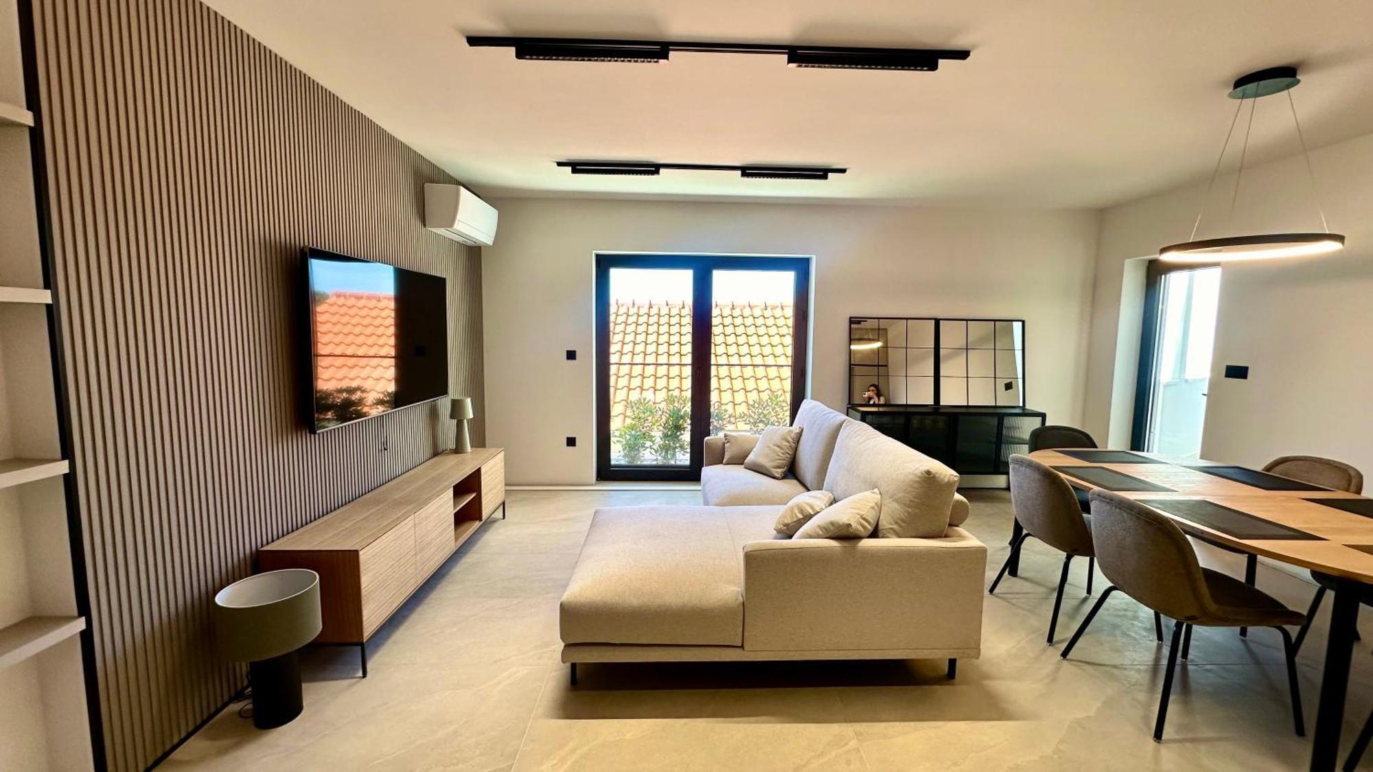Hotel Medistone Оміш Екстер'єр фото