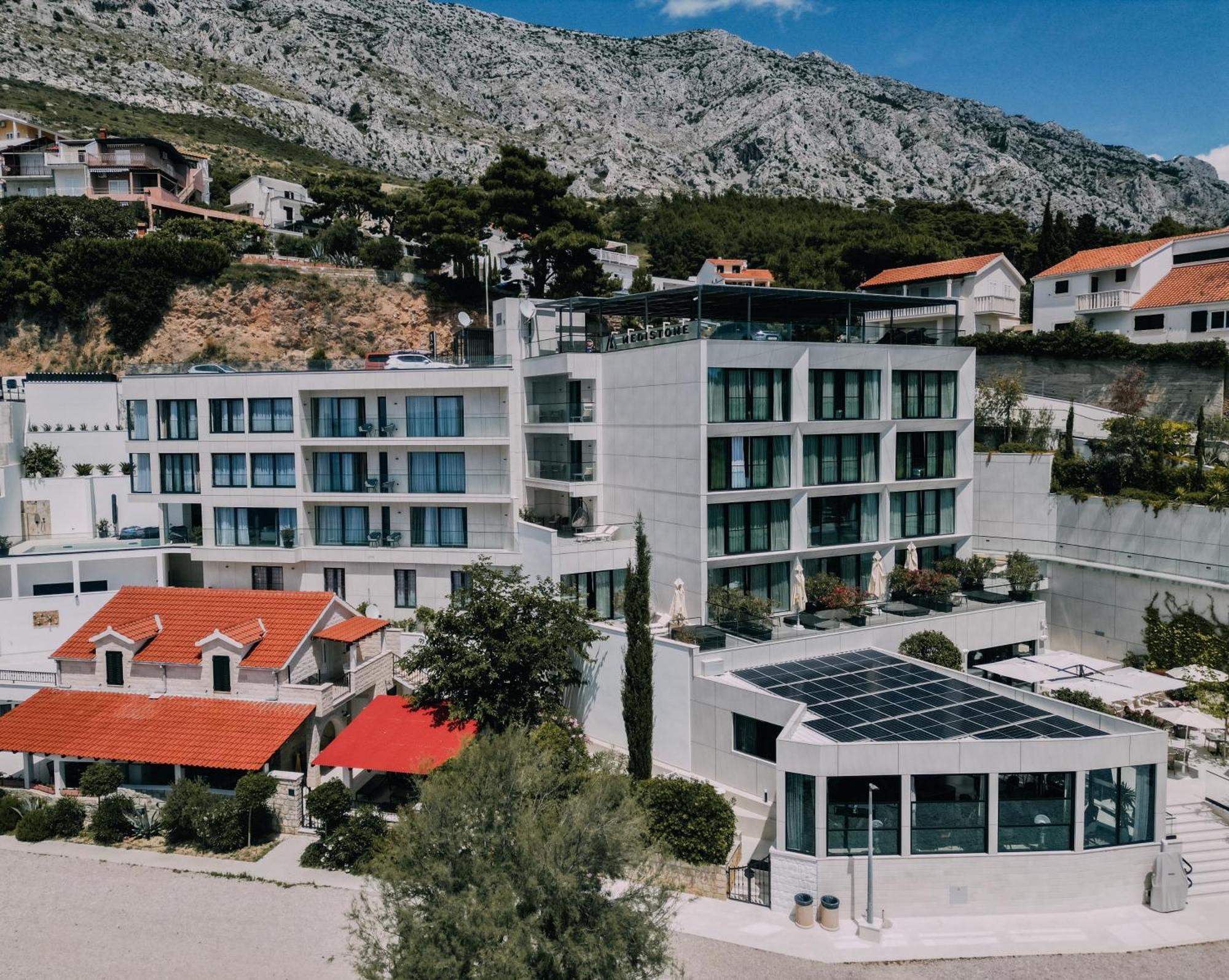 Hotel Medistone Оміш Екстер'єр фото